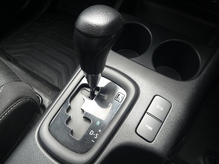 2023 Toyota Hilux SR