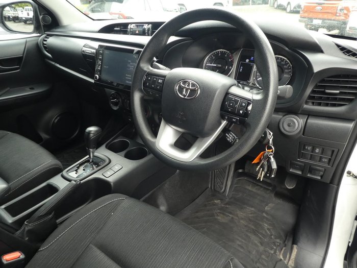 2023 Toyota Hilux SR