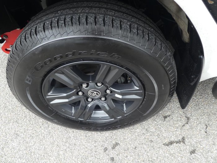 2023 Toyota Hilux SR