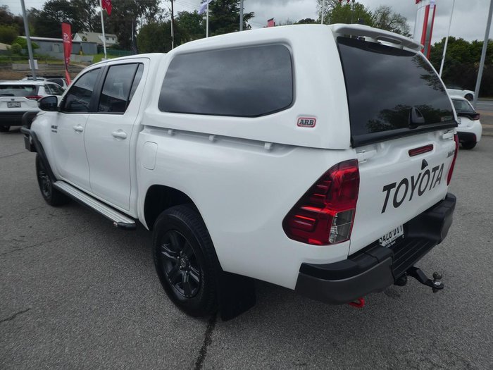 2023 Toyota Hilux SR