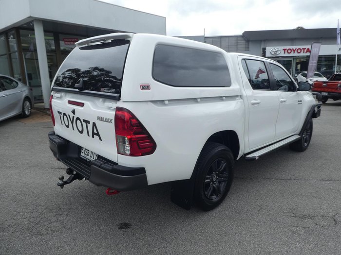 2023 Toyota Hilux SR