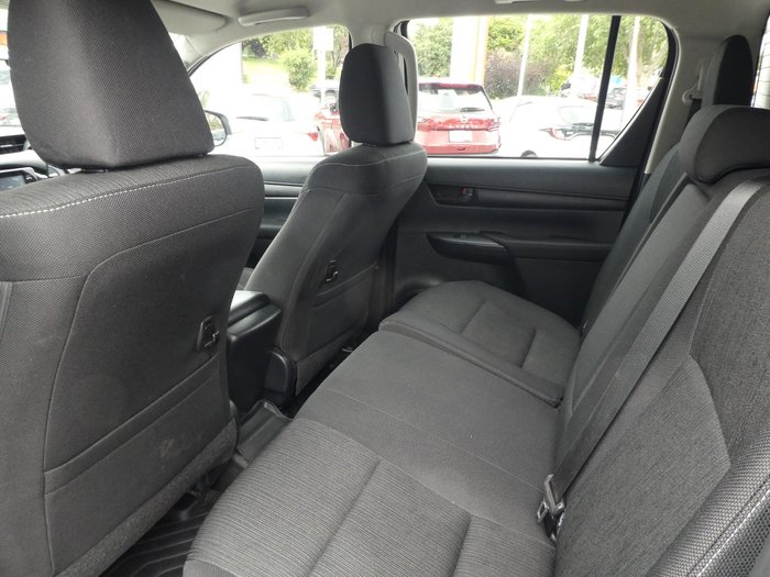 2023 Toyota Hilux SR