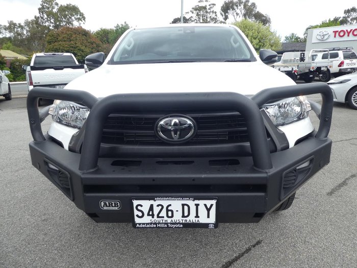 2023 Toyota Hilux SR