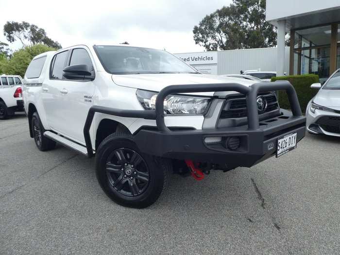 2023 Toyota Hilux SR