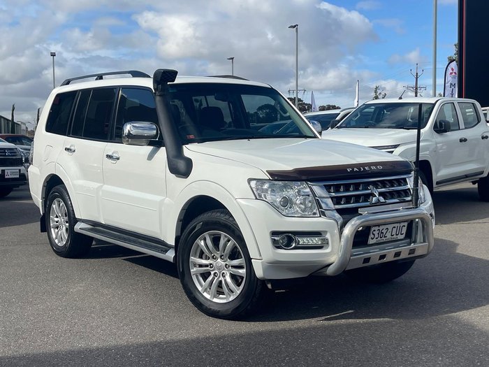 2017 Mitsubishi Pajero GLX