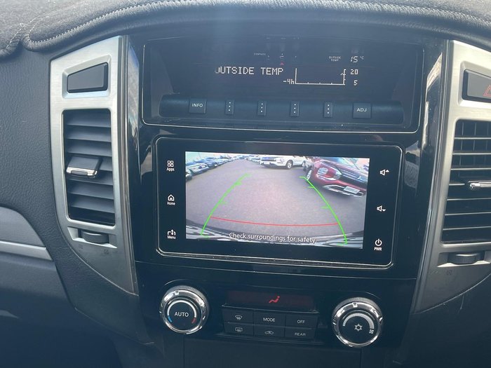 2017 Mitsubishi Pajero GLX