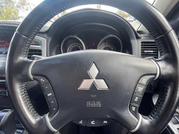 2017 Mitsubishi Pajero GLX