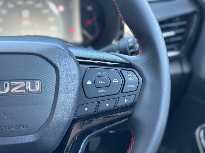 2025 Isuzu D-MAX X-TERRAIN