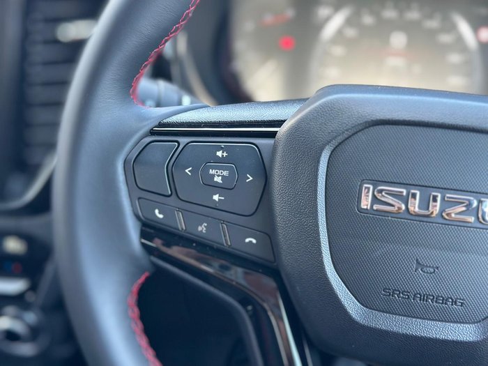 2025 Isuzu D-MAX X-TERRAIN