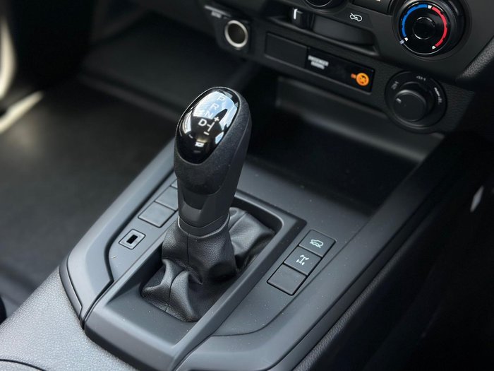 2025 Isuzu D-MAX SX