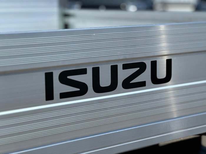 2025 Isuzu D-MAX SX