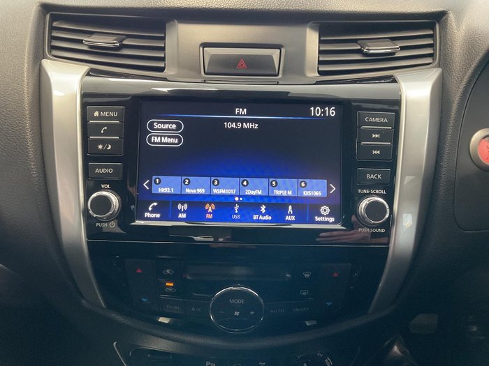 2023 Nissan Navara ST-X