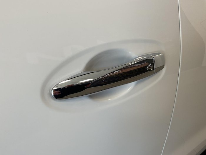 2023 Nissan Navara ST-X