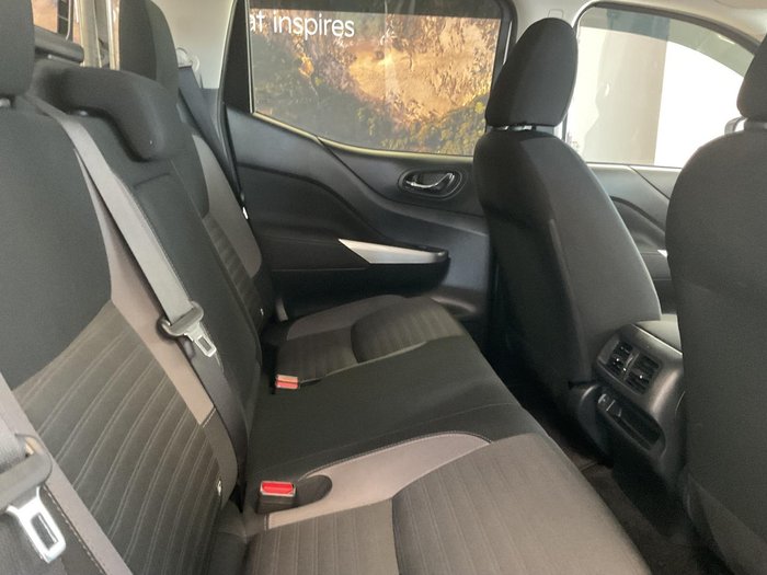 2023 Nissan Navara ST-X