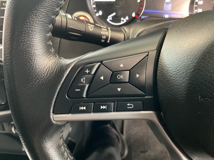 2021 Nissan Navara ST-X