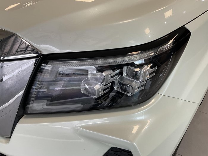 2021 Nissan Navara ST-X