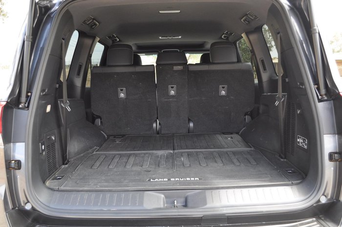 2022 Toyota Landcruiser VX