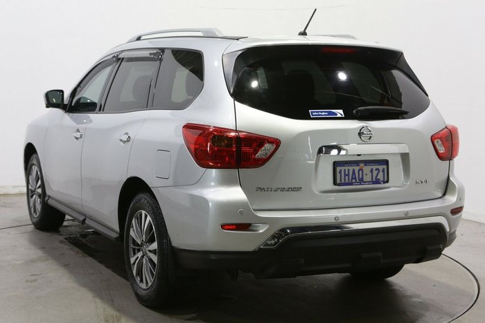 2019 Nissan Pathfinder ST-L