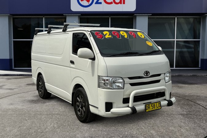 2017 TOYOTA HIACE
