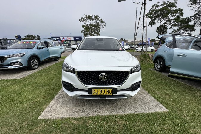 2022 MG HS