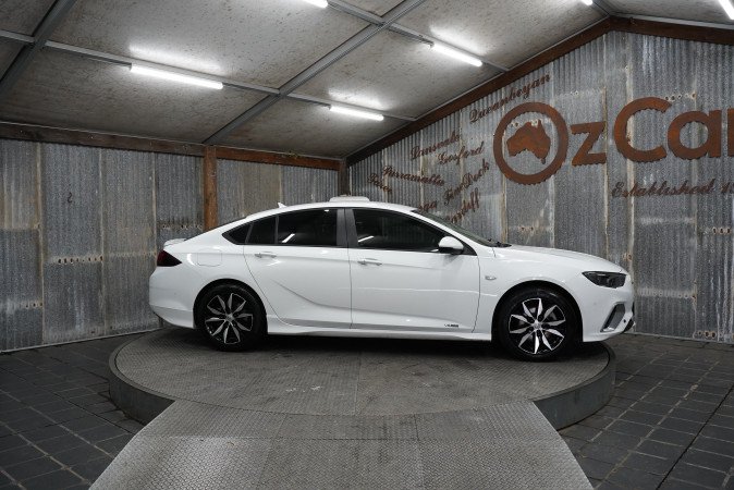 2020 HOLDEN COMMODORE RS