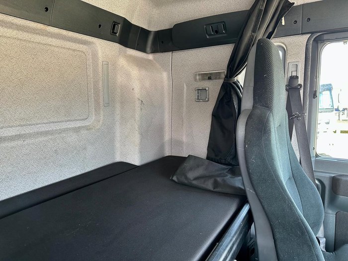 2013 MAN Tgm 15.290 16000Kg Gvm 7,5 Mt Tray Bifold Ramps $85000+Gst MAN TGM 15 290 SLEEPER WHITE