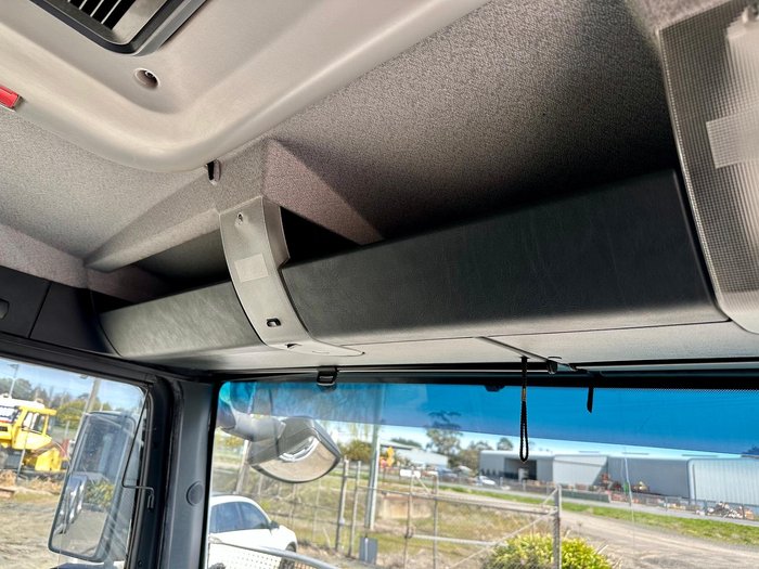 2013 MAN Tgm 15.290 16000Kg Gvm 7,5 Mt Tray Bifold Ramps $85000+Gst MAN TGM 15 290 SLEEPER WHITE