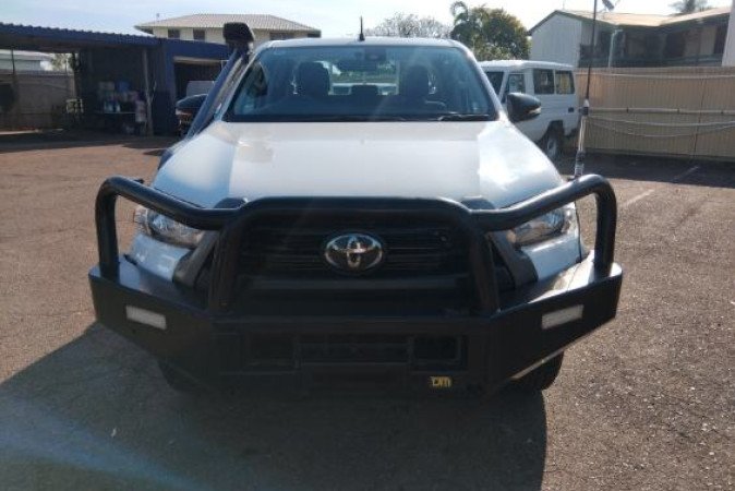 2021 TOYOTA HILUX