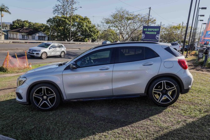2016 MERCEDES-BENZ GLA 180