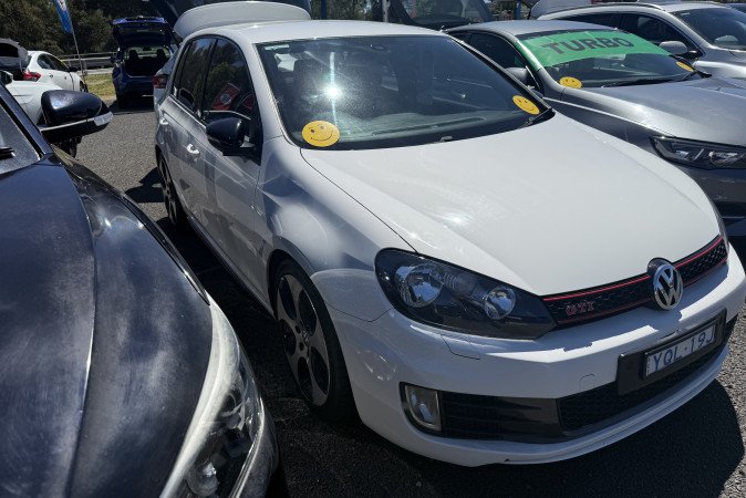 2011 VOLKSWAGEN GOLF