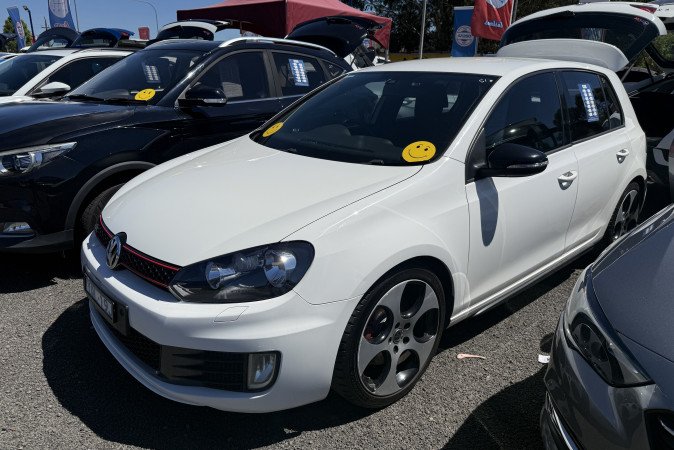 2011 VOLKSWAGEN GOLF GTi