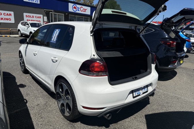 2011 VOLKSWAGEN GOLF GTi