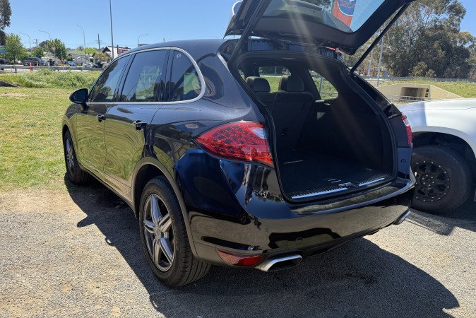 2014 PORSCHE CAYENNE DIESEL PLATINUM EDITION