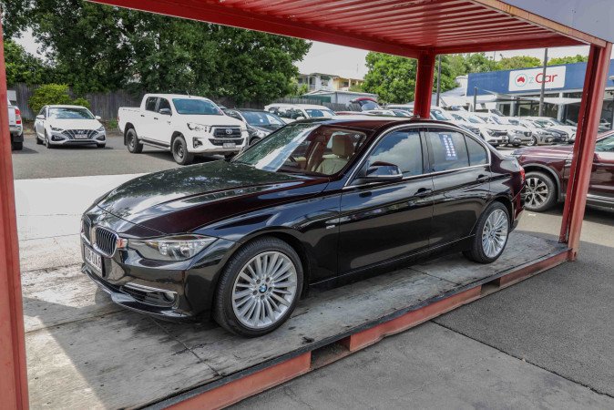 2013 BMW 3 28i LUXURY LINE