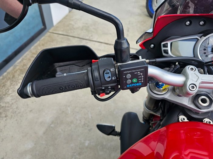 2012 Triumph STREET TRIPLE R Red