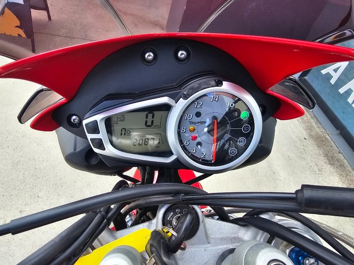2012 Triumph STREET TRIPLE R Red
