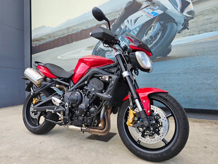 2012 Triumph STREET TRIPLE R Red