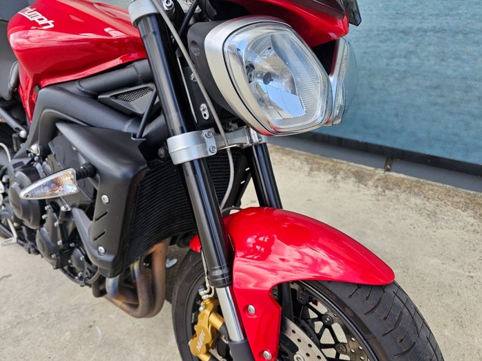 2012 Triumph STREET TRIPLE R Red