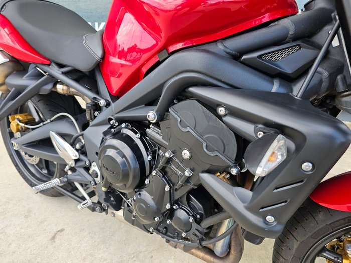 2012 Triumph STREET TRIPLE R Red