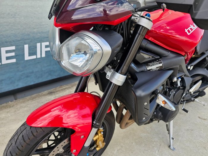 2012 Triumph STREET TRIPLE R Red