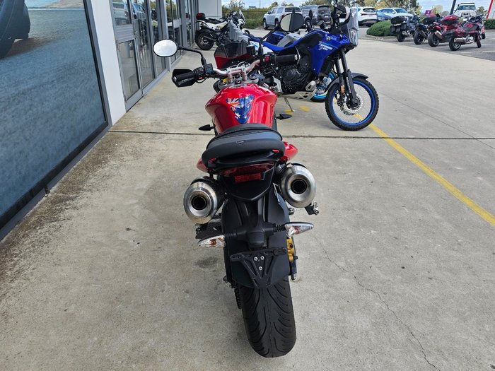 2012 Triumph STREET TRIPLE R Red