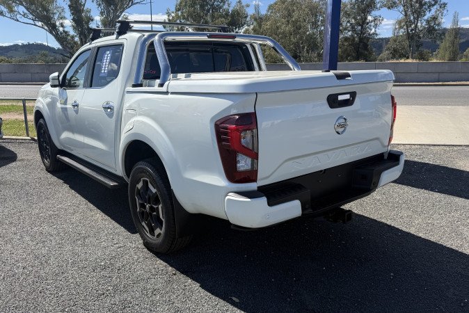2021 NISSAN NAVARA ST-X (4x2) CLOTH/NO SUNROOF