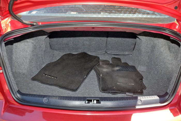 2014 Mitsubishi Lancer LS