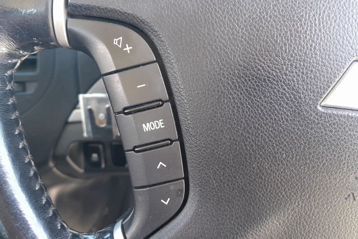 2012 Mitsubishi Pajero GLX-R