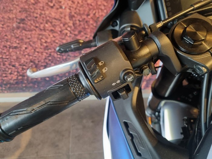 2025 Yamaha YZF-R3 R3 White