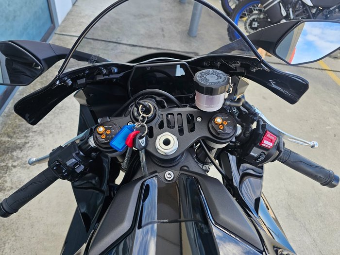 2024 Yamaha YZF-R1 Black