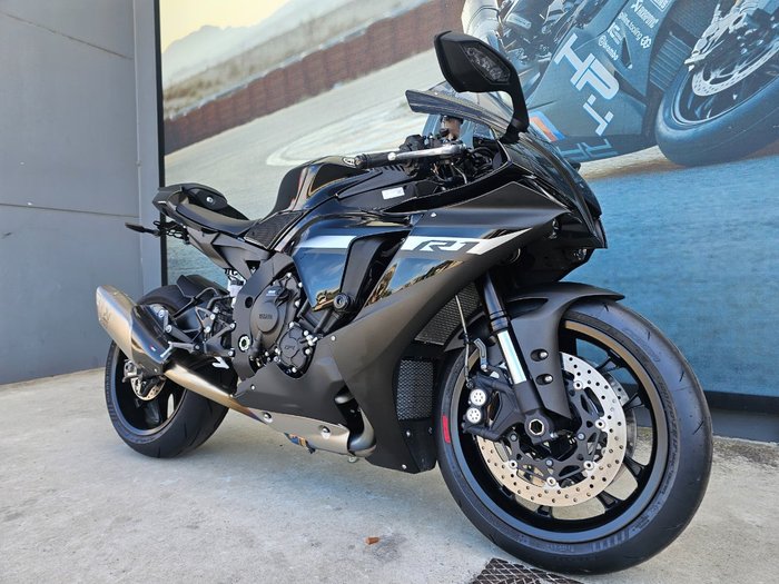 2024 Yamaha YZF-R1 Black
