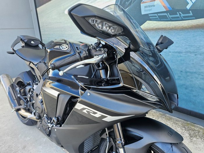 2024 Yamaha YZF-R1 Black