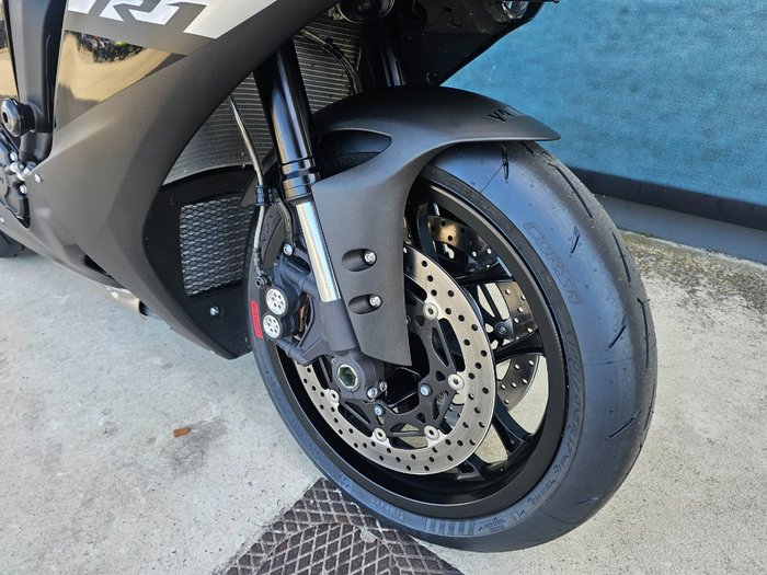 2024 Yamaha YZF-R1 Black