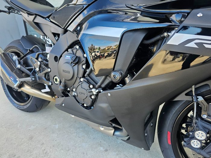 2024 Yamaha YZF-R1 Black